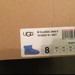 UGGS FOR WOMEN SIZE 8 BRAND NEW
